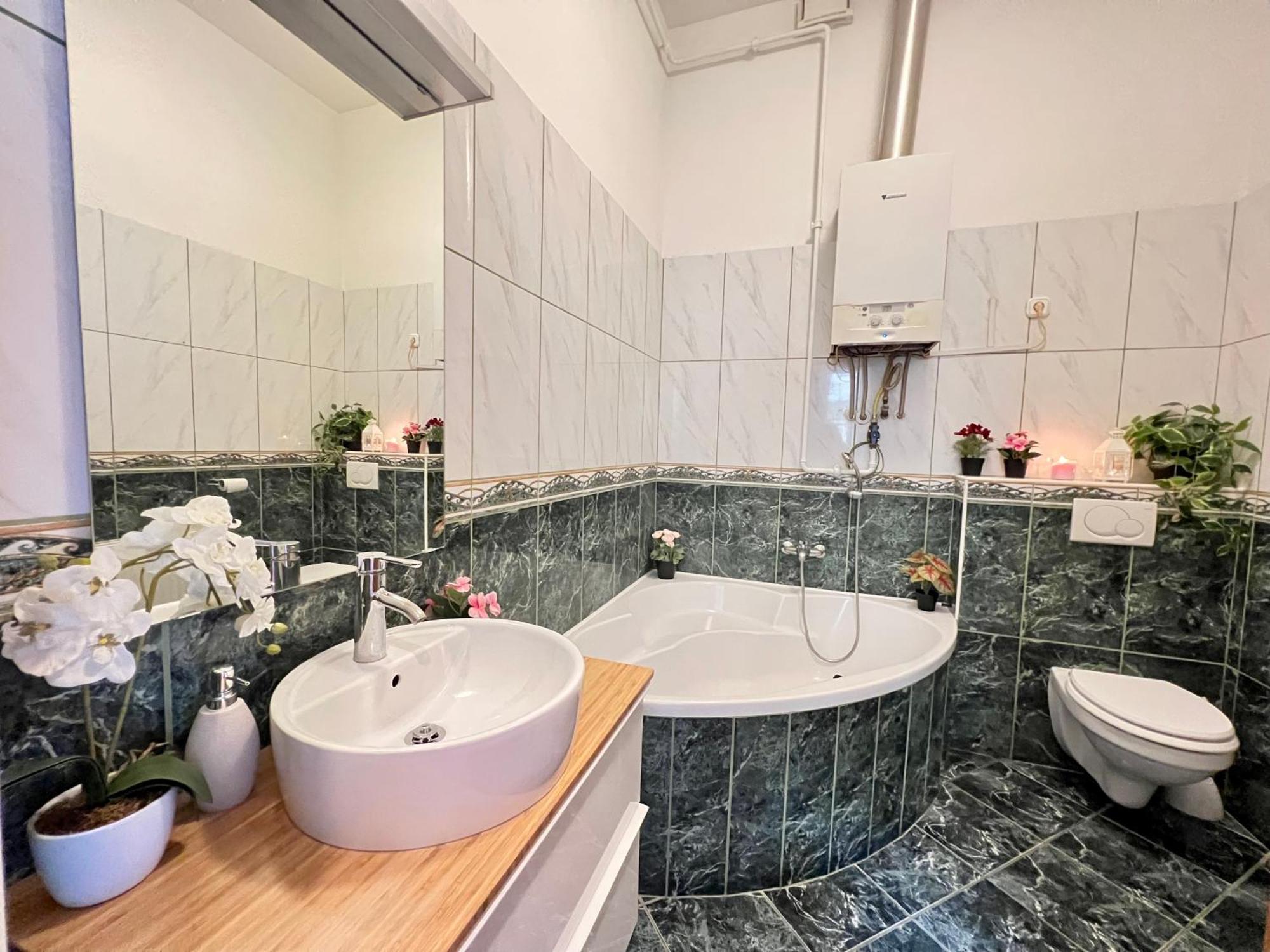 Kerepesi 3 - Opposite Keleti Station Apartment บูดาเปสต์ ภายนอก รูปภาพ